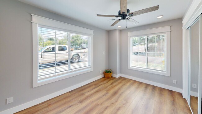 Building Photo - 5BR Townhome in Fort Sanders | Walk to UTK