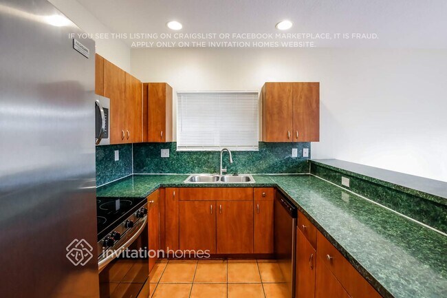 Building Photo - 4102 NE 25th Ct