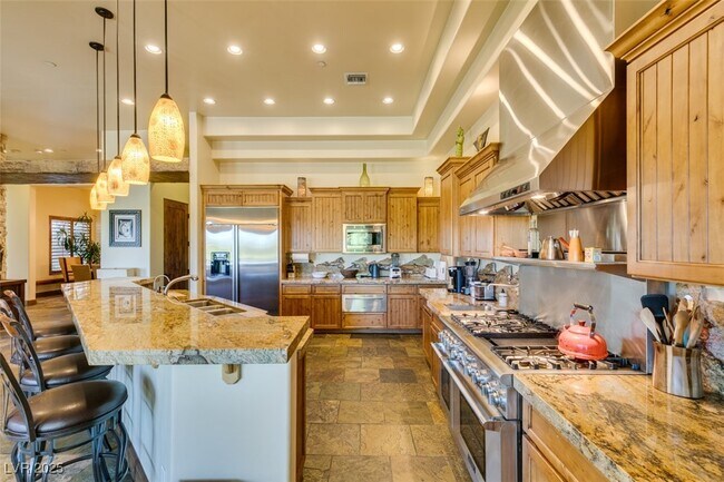 Building Photo - 549 Regents Gate Dr