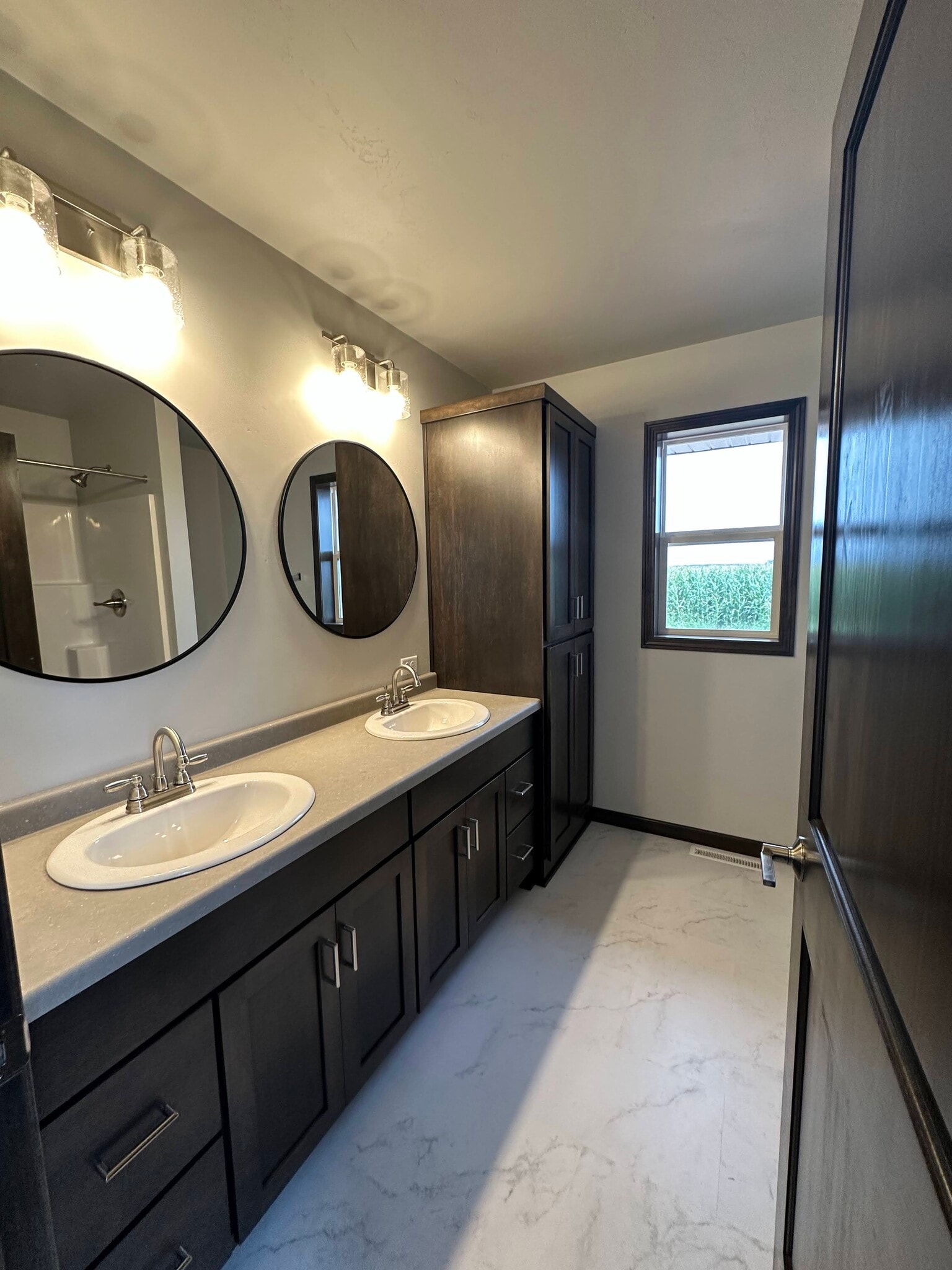 Building Photo - 2911 Sabal Oak Dr
