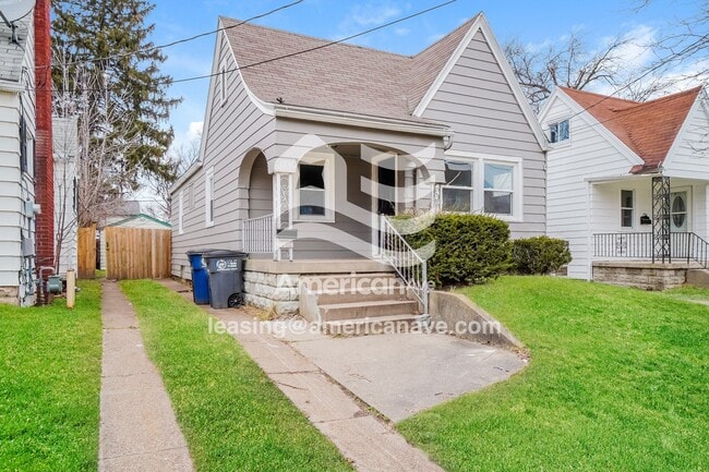 Building Photo - 1736 Mansfield Rd