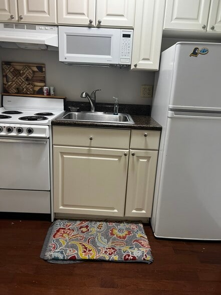 Building Photo - 1205 Saint Charles Ave