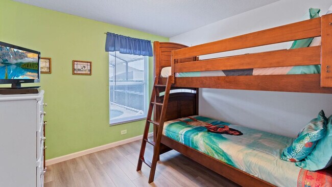 Building Photo - 8159 Fan Palm Way