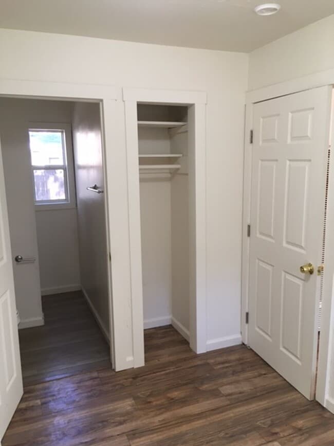 Building Photo - 1103 Sierra Blvd