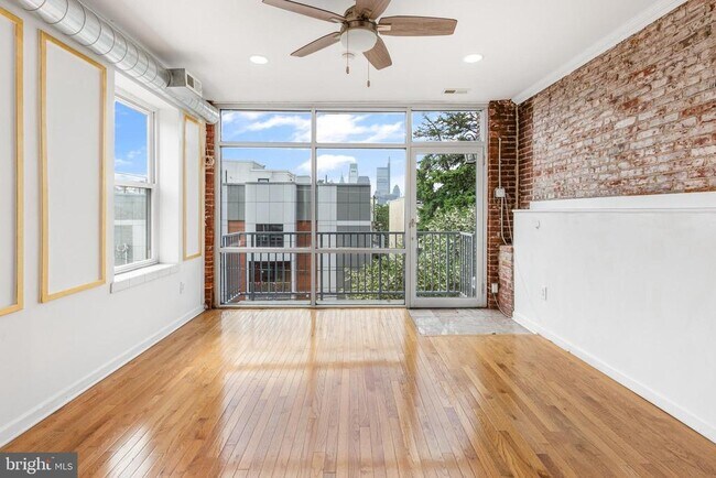 Building Photo - 1704 W Girard Ave