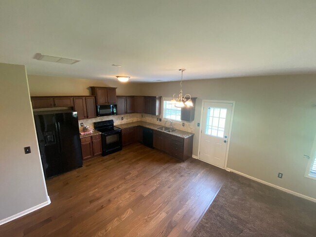 Building Photo - 210 Edgarton Way