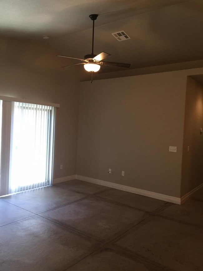 Building Photo - 1517 N Nickelton St