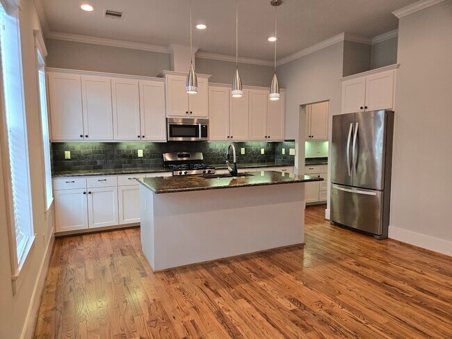 Building Photo - 4109 Allen St