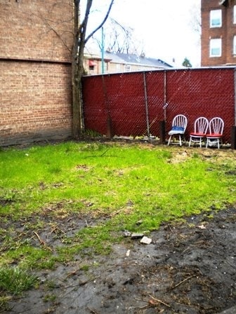 Courtyard - 434 E 109th St