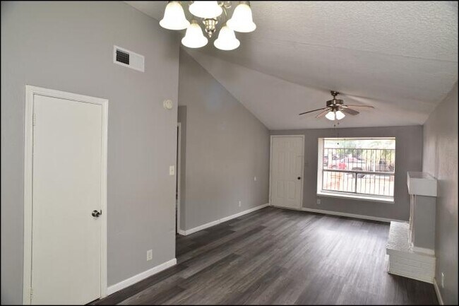 Building Photo - 2 bedroom in El Paso TX 79907