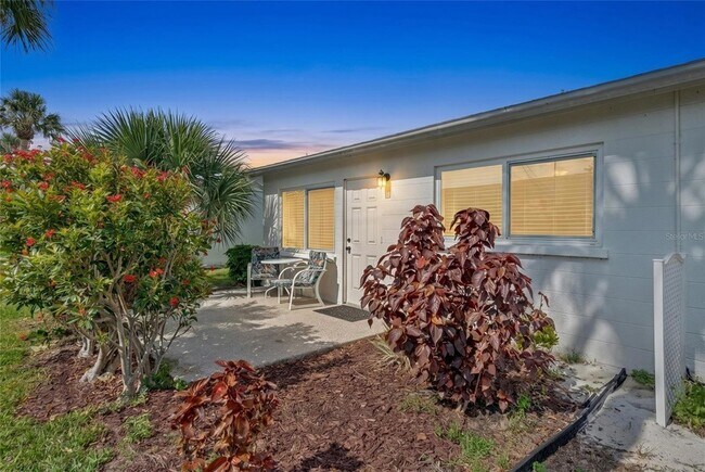 Building Photo - 5996 Hibiscus Dr