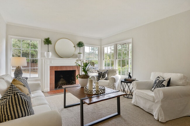 Building Photo - 3 El Gavilan Rd