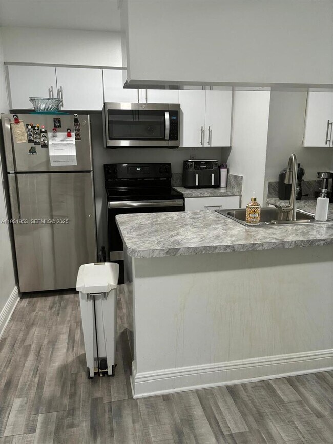 Building Photo - 6740 NW 175th Ln