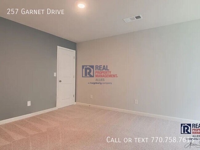 Building Photo - 257 Garnet Dr