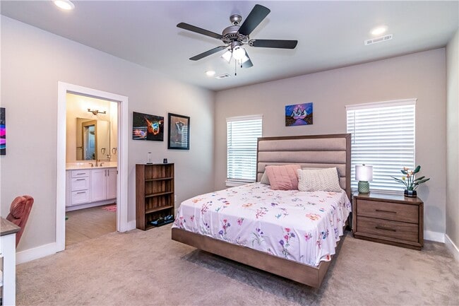 Building Photo - 146 E South St