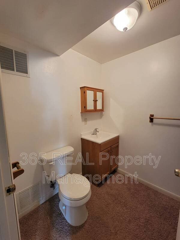 Building Photo - 6233 W 3rd Street Rd