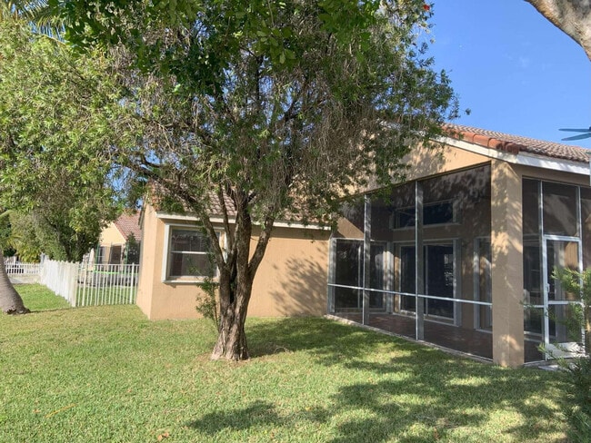 Building Photo - 856 Stanton Dr
