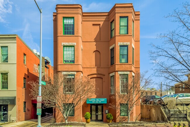 Building Photo - 333 2nd St NE