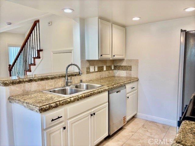 Building Photo - 685 W 18th St