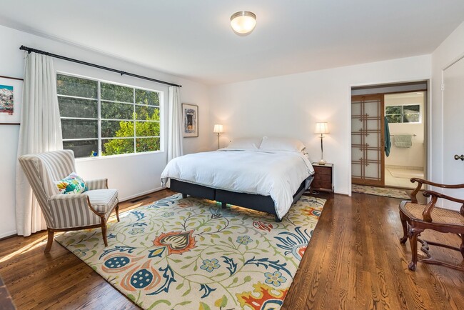 Building Photo - Located in the MUS - Serene El Bosque Home...
