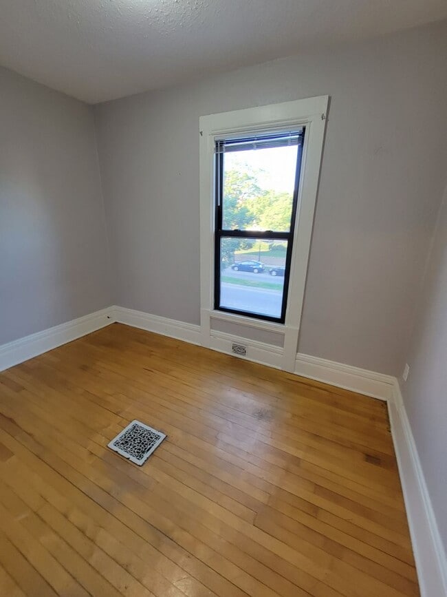 Building Photo - 3136 Lyndale Ave S