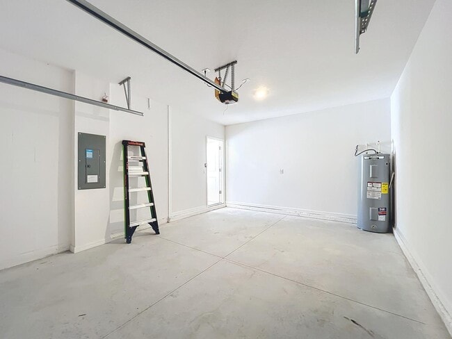 Building Photo - 3886 Academia Ave