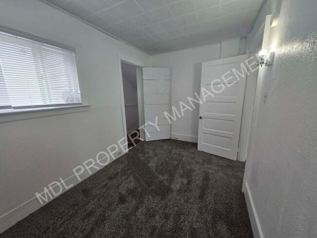 Building Photo - 316 N Jackson St