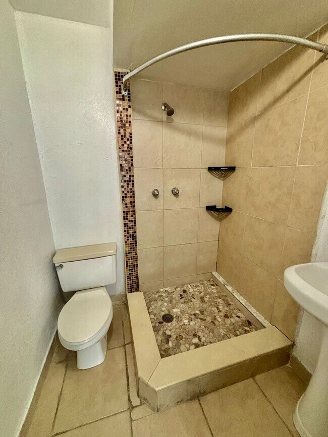 Building Photo - 4523 Ligustrum Way