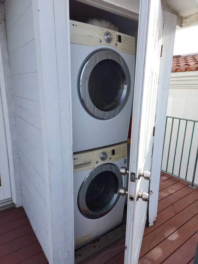 Private washer & Dryer included - 2132 Monterey Blvd