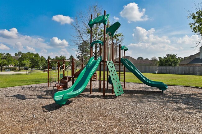 Building Photo - 17222 Leeside Dr