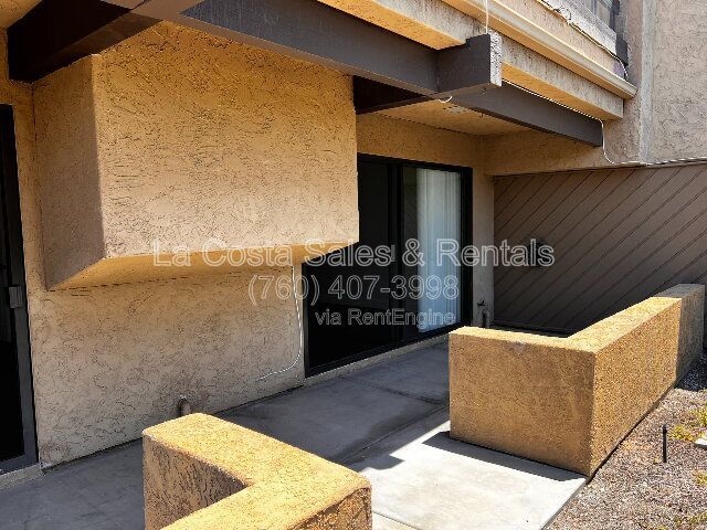 Building Photo - 2204 Plaza De Las Flores Plz