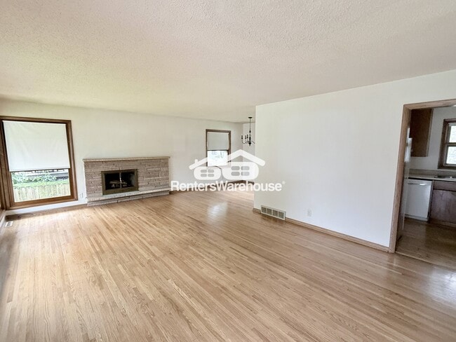 Building Photo - 3813 W 60th St