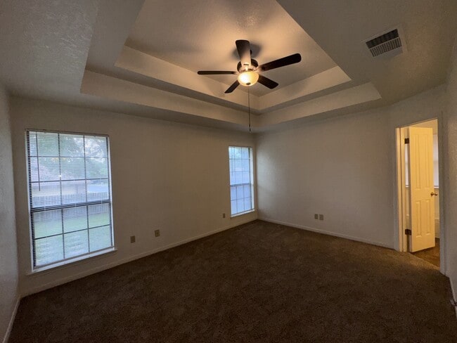 Building Photo - 1801 Thomas Ct