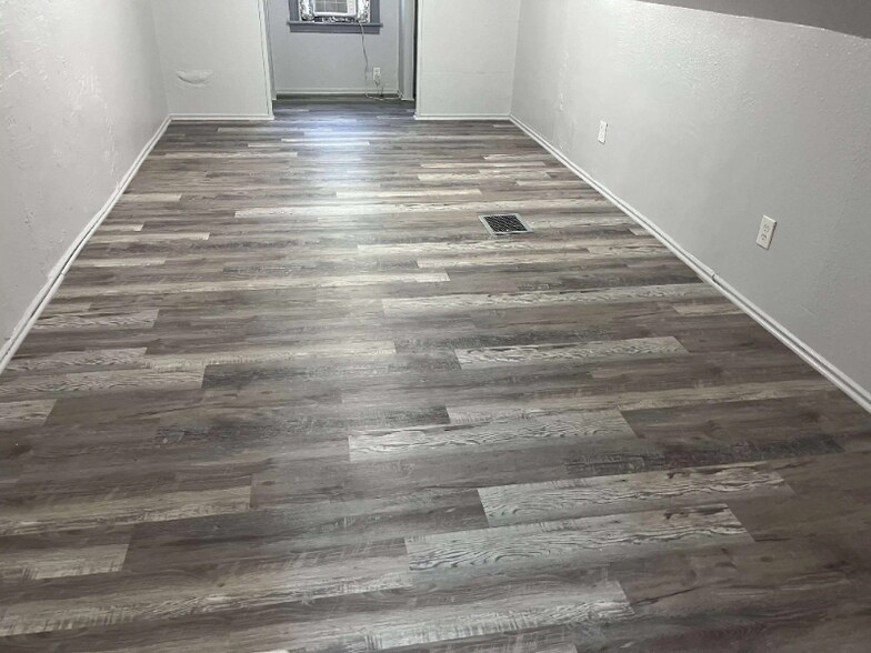 Building Photo - 6726 Betts Ave