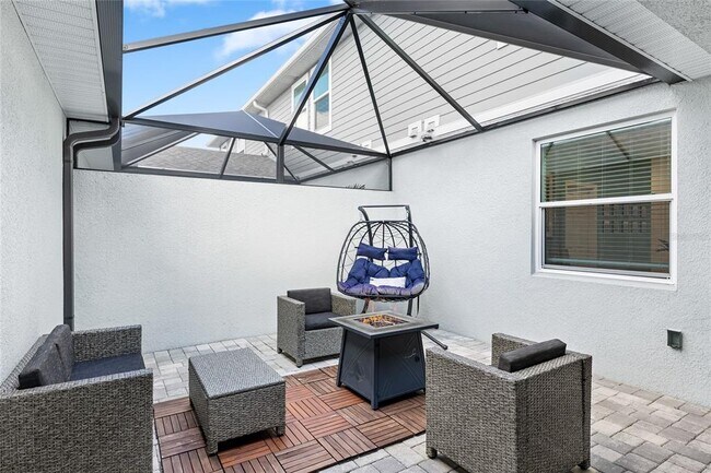 Building Photo - 1808 Fender Ln