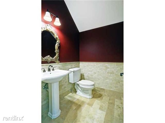 Building Photo - 355 NE 3rd Ct