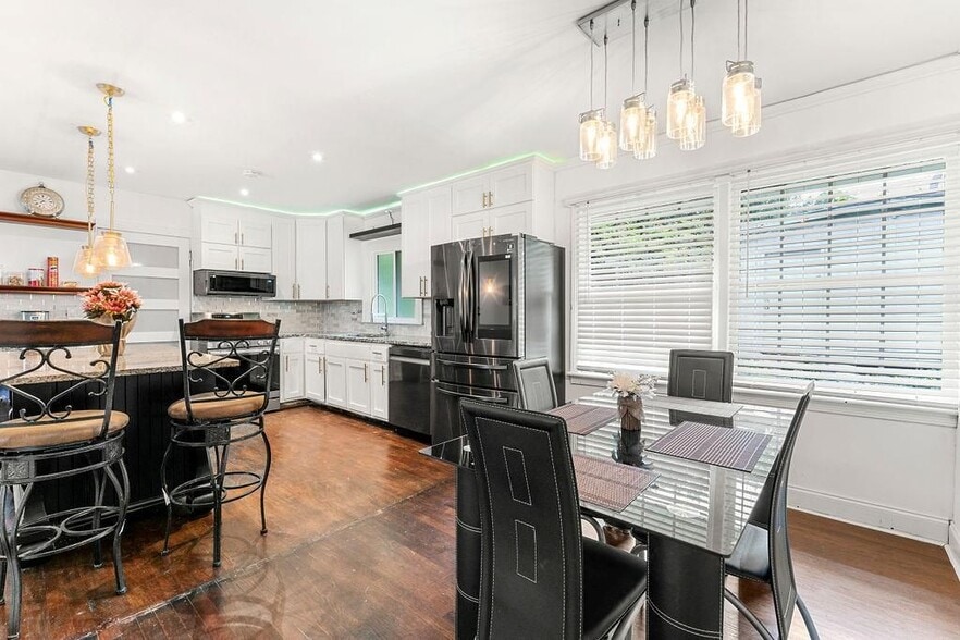 Building Photo - 1131 Custer Ave SE