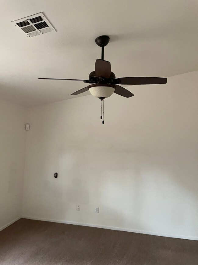 Building Photo - 3 BEDROOM SINGLE STORY HOUSE IN A CUL DE SAC