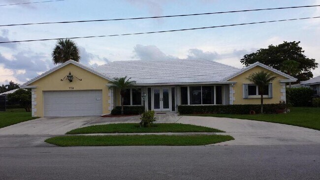 Building Photo - 772 Apple Tree Ln