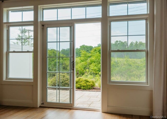 Building Photo - 43 Oakwood Ln
