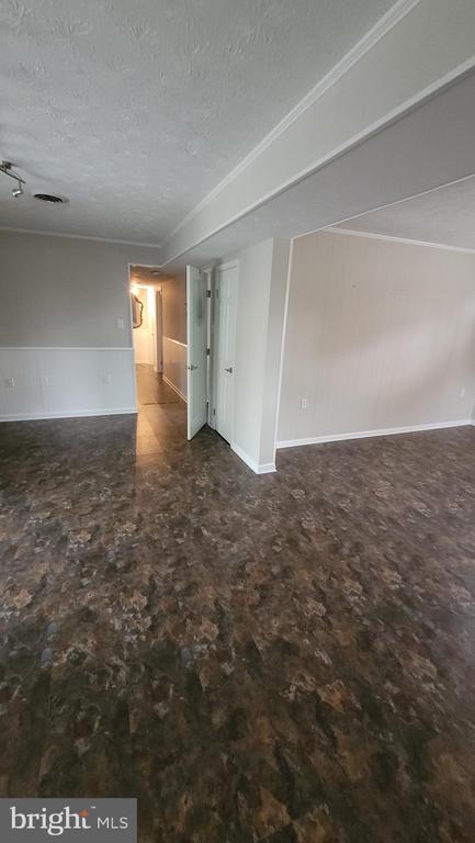 Building Photo - 557 Bellview Ave