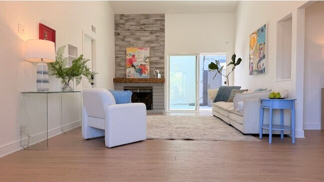 Building Photo - 8861 La Zana Ct