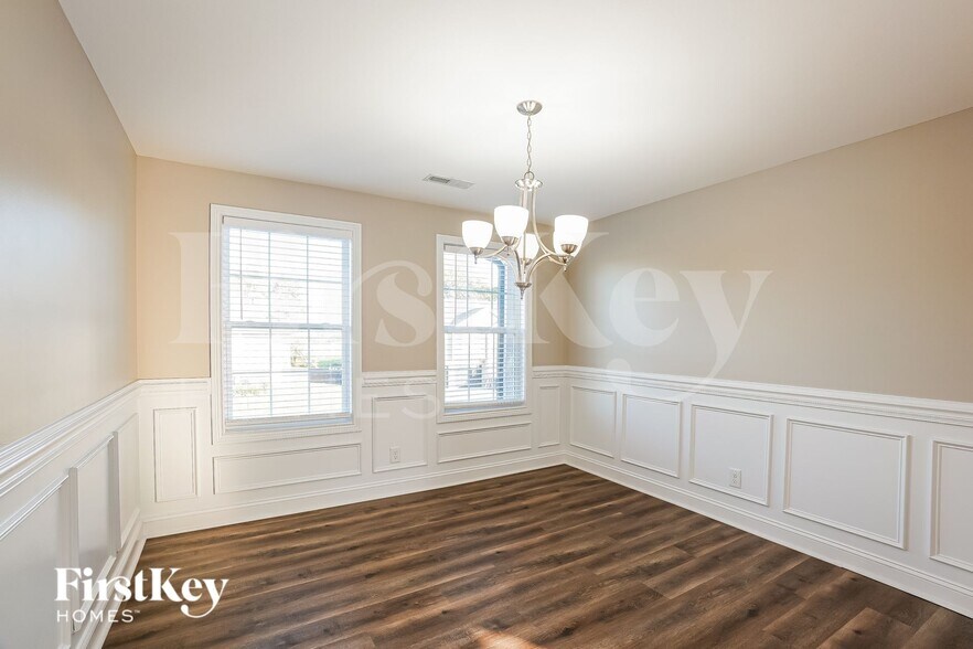 Building Photo - 2592 Hattington Dr