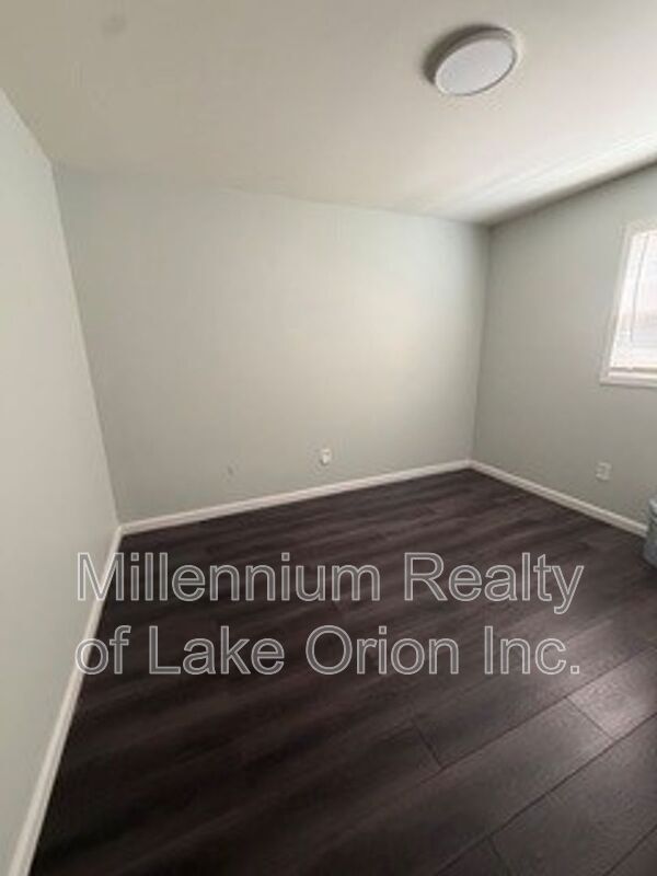 Building Photo - 844 Kettering Ave