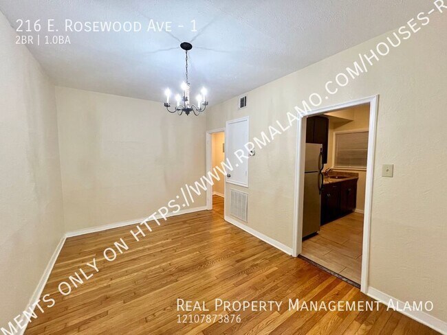 Building Photo - 216 E Rosewood Ave