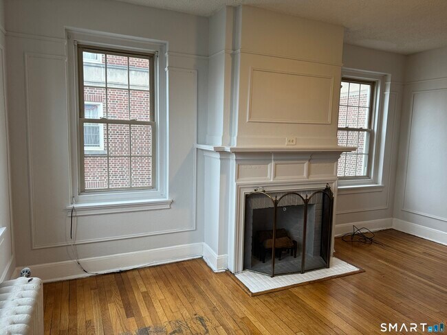 Building Photo - 144 Grove St