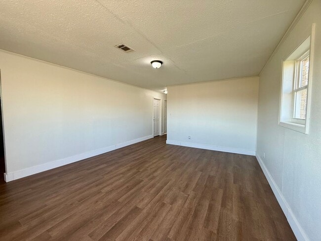 Building Photo - 3 Bedroom/1.Bathroom Home in Paragould AR - $1,150/month