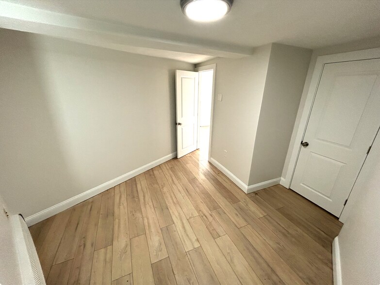 Building Photo - 53 White St