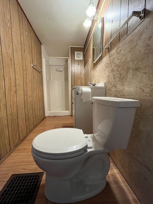 Building Photo - tb412