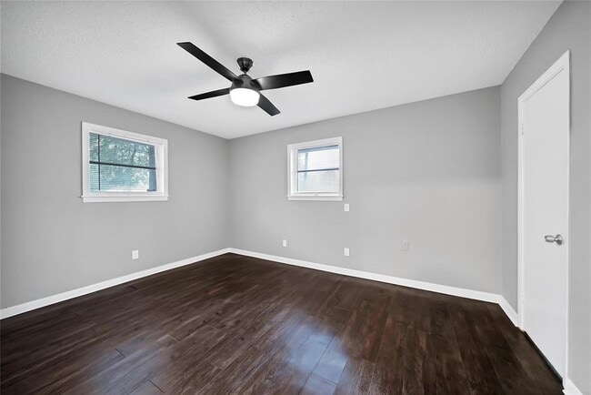 Building Photo - 2105 Olive St